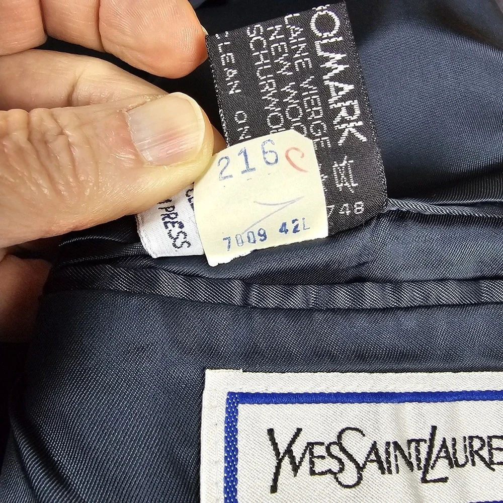 Yves Saint Laurent very good